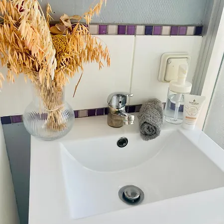 Appartement Studio Avec Piscine Et Tennis Avec Vue Sur Lyon *